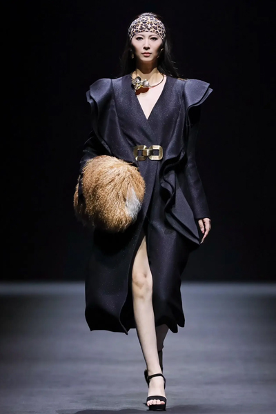 ss25中国国际时装周:龍曼辰am/jasmine开启时尚新篇章 ss25中国国际时装周:龍曼辰am/jasmine开启时尚新篇章